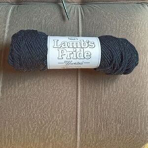 Lamb's Pride Worsted Yarn in Deep Charcoal M-06  85% Wool 15% Mohair 40oz